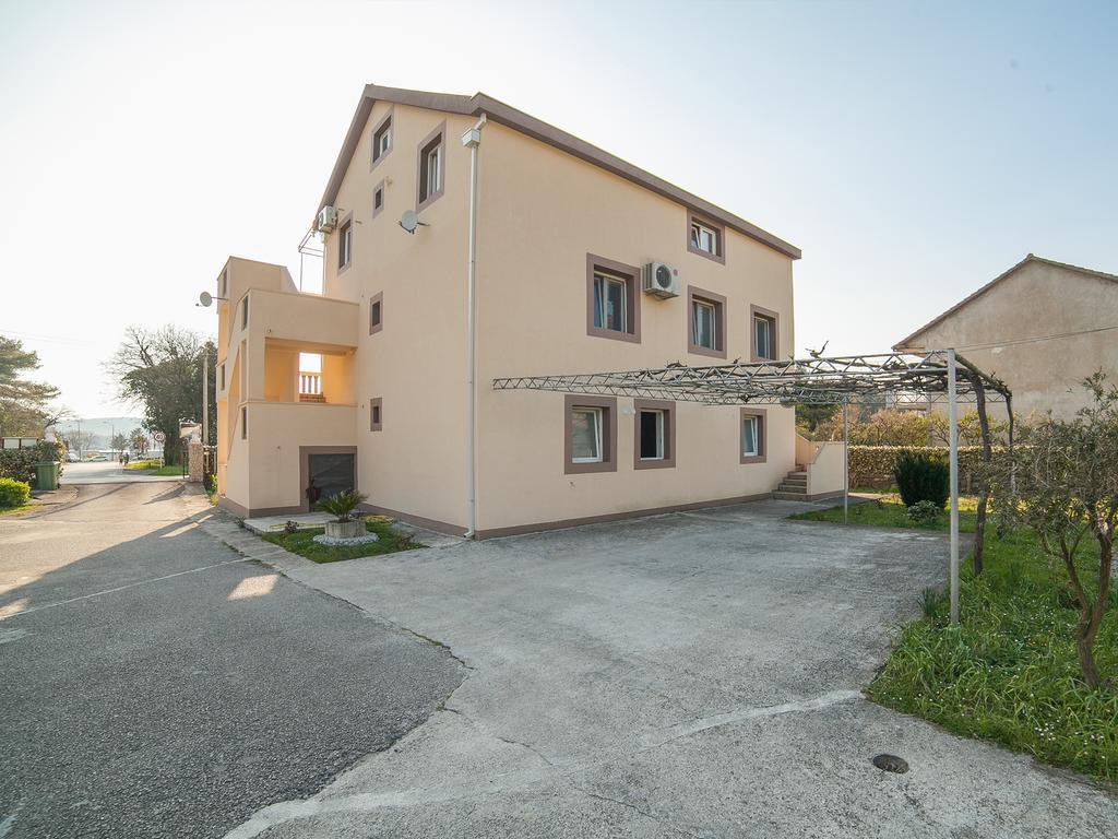 Apartments Ivo Bozinovic Tivat Exteriör bild